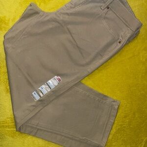 Women Levi’s Pants 14W New *